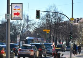 Laternenwerbung 2025 DM Laternenwerbung Mastschild